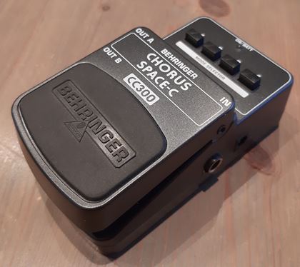 Behringer-Chorus Space-C CC300 w/ Oakley mod